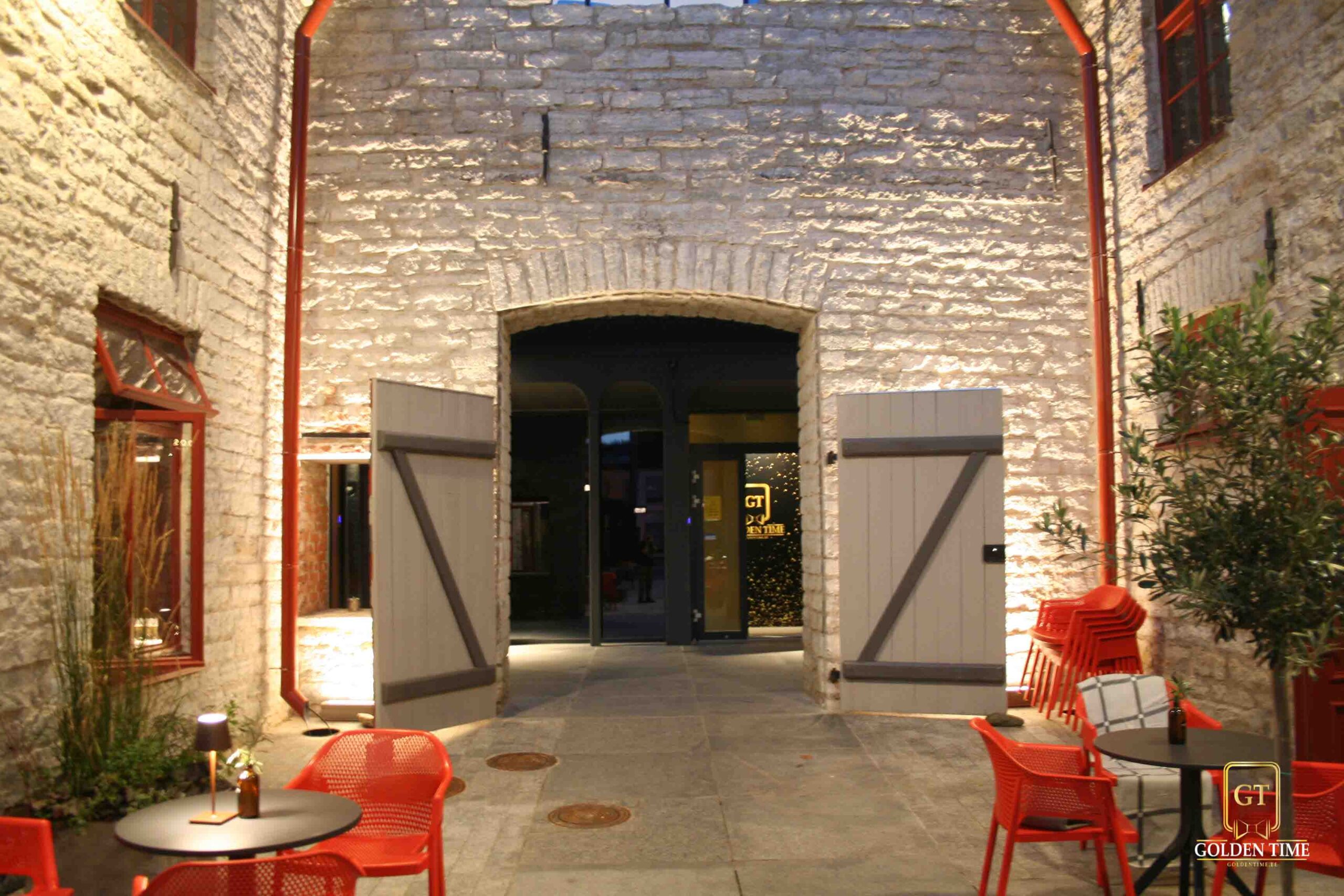 Golden Time entrance